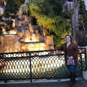 Meet your Posher, Elia